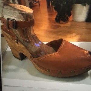 Kenneth Cole leather peep toe shoes size 9